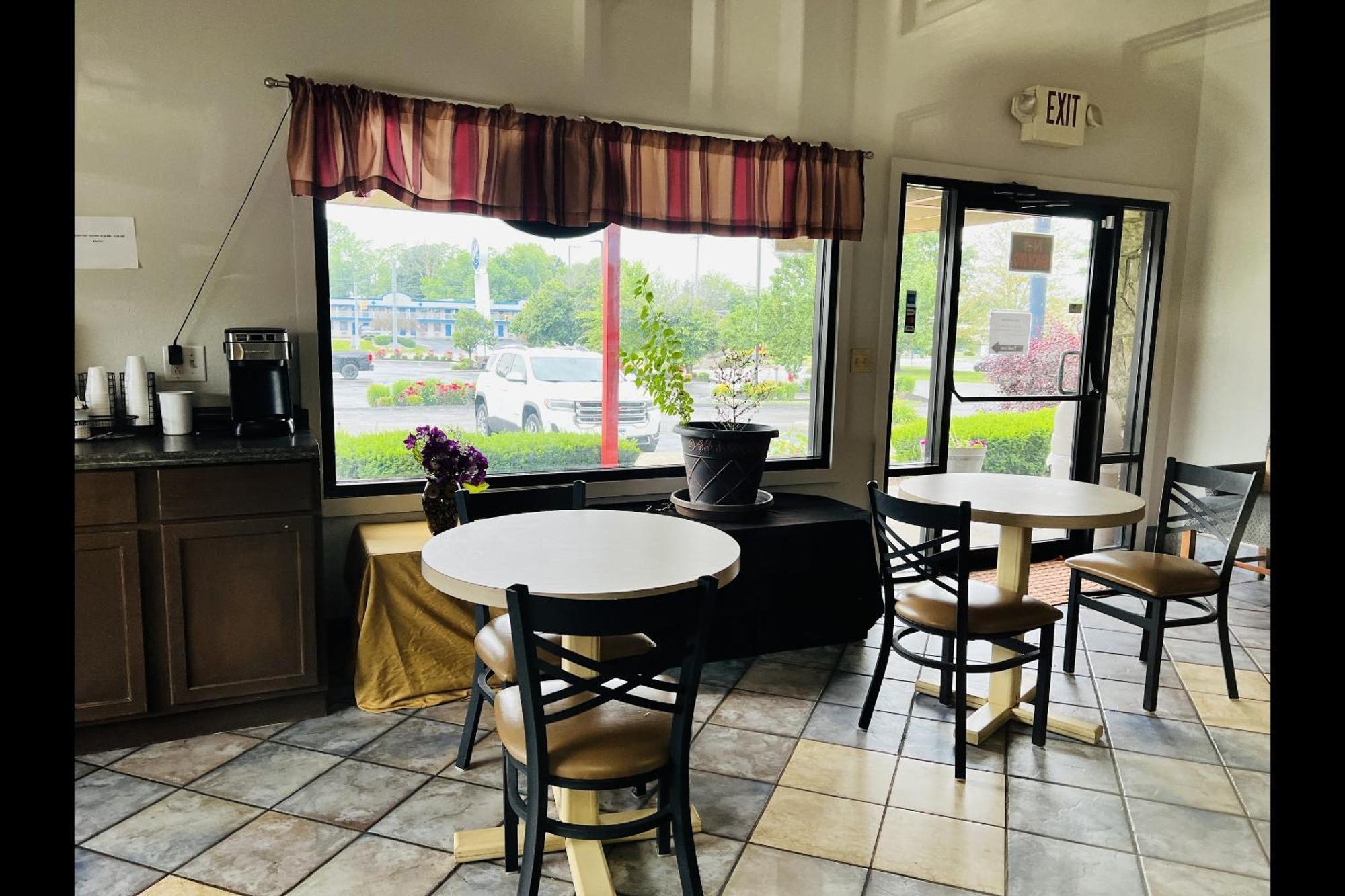 Cozy Garden Inn By Oyo Hwy 40 Richmond Exterior photo