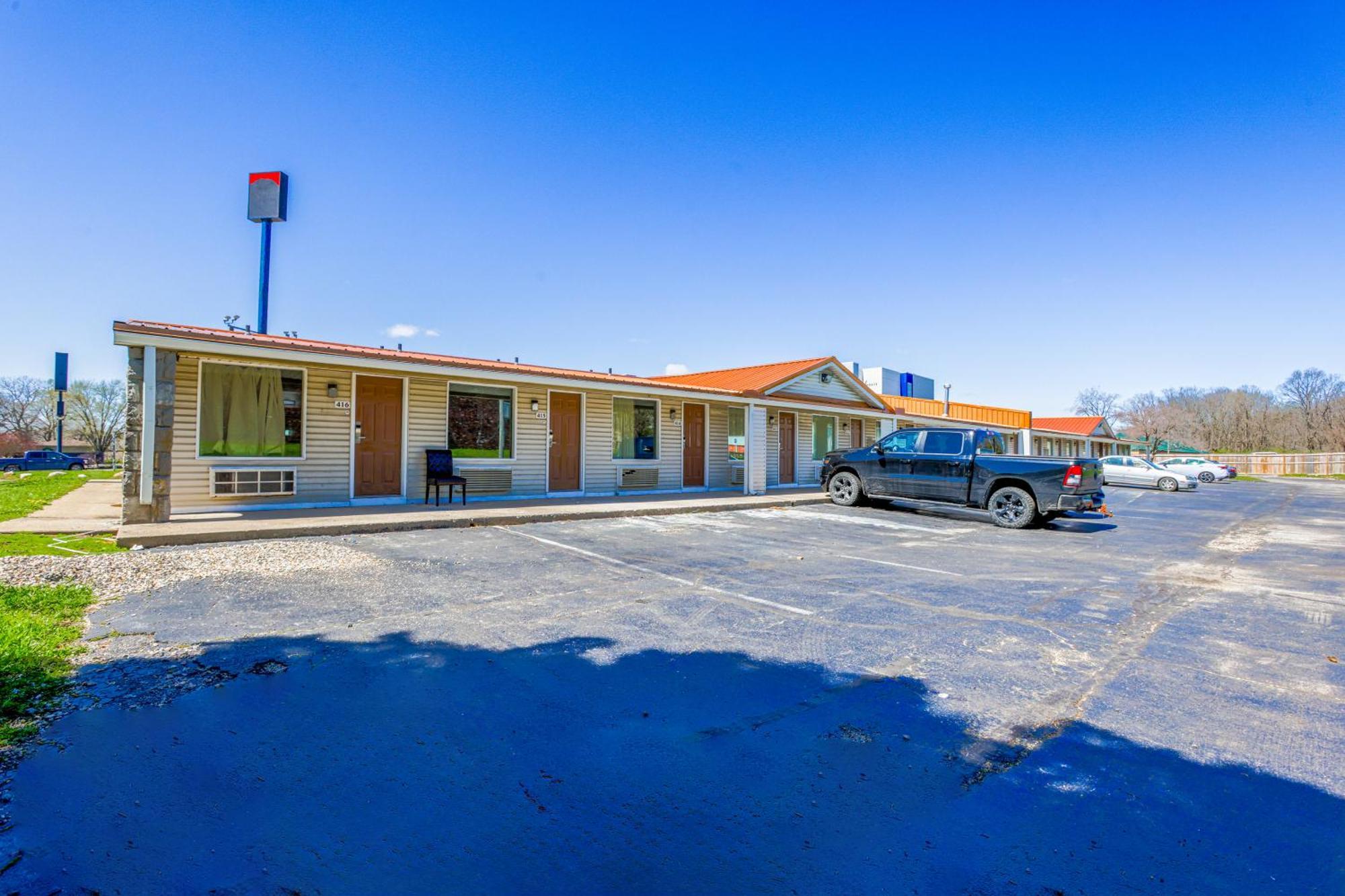 Cozy Garden Inn By Oyo Hwy 40 Richmond Exterior photo