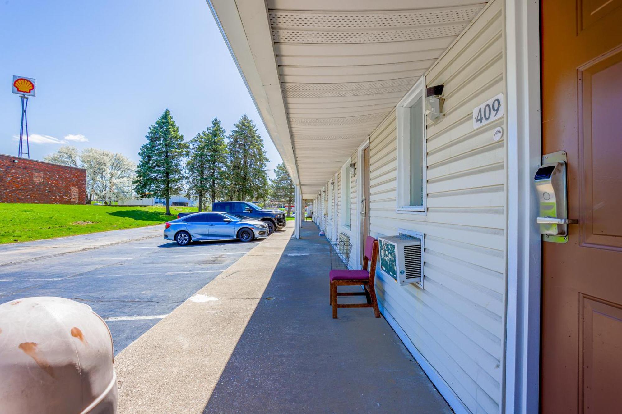 Cozy Garden Inn By Oyo Hwy 40 Richmond Exterior photo